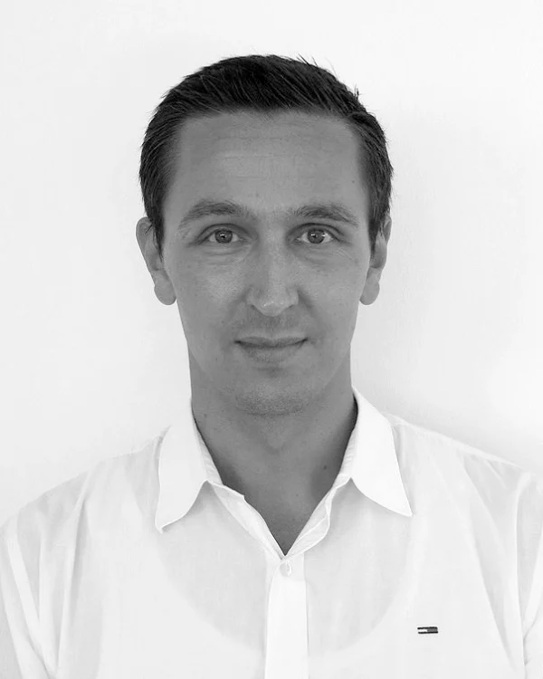 Portraitfoto Jan Schulze Buschoff