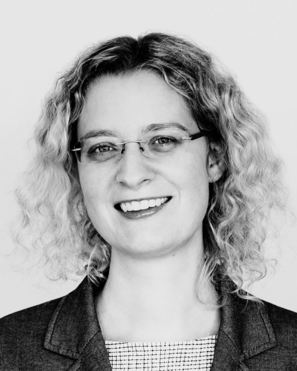 Portrait photo Dr. Anna Mattfeldt